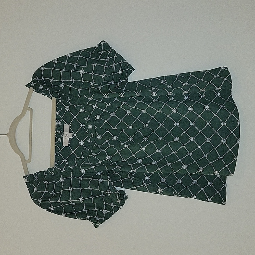 LOFT EYELET PUFF SLEEVE SQUARE NECK TOP